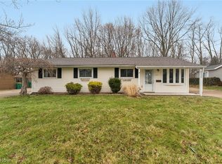 6135 Thistlewood Dr, Mentor, OH 44060