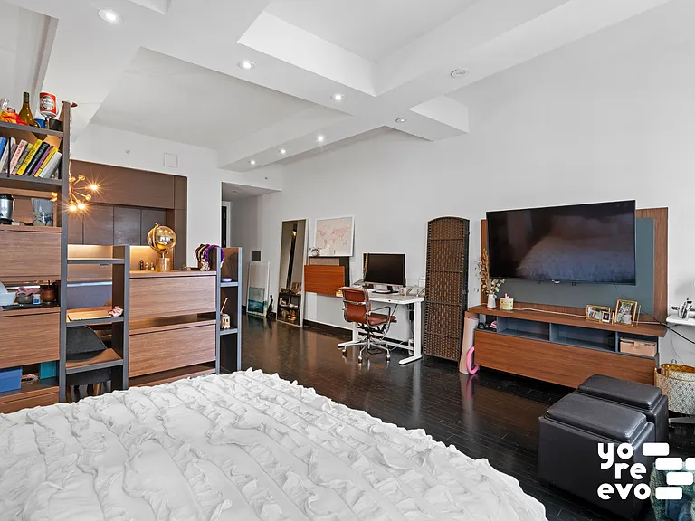 20 Pine St #2112 — Photo 5