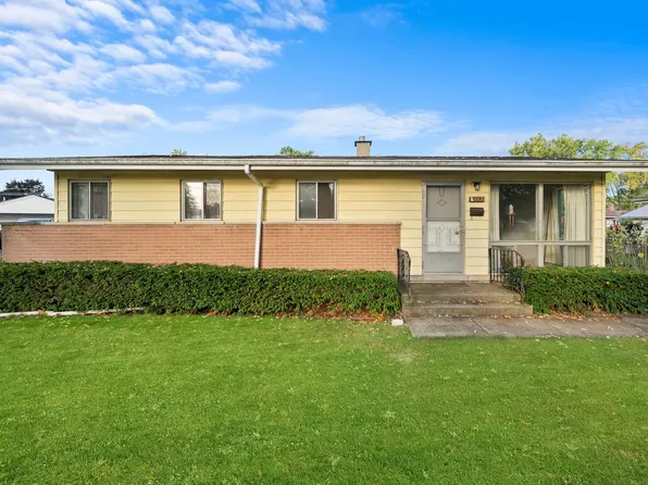 229 E Normandy Dr, Addison, IL 60101