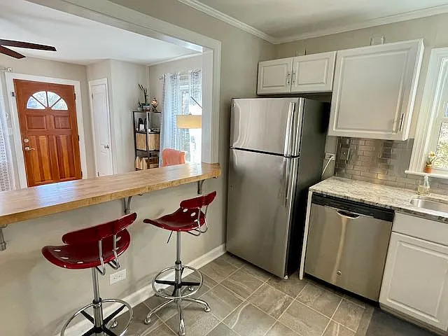 820 Valley View Cir — Photo 26