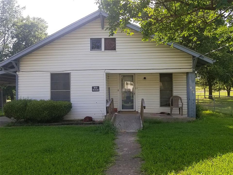 1st image of 212 Lee St