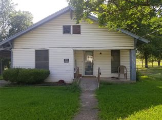 212 Lee St, Wolfe City, TX 75496