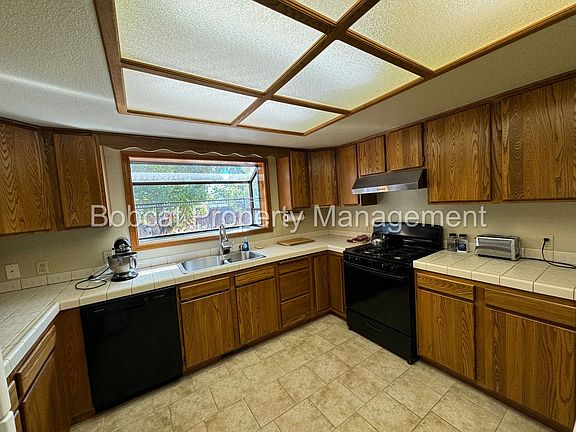 5th image of 1355 Cathy Ln