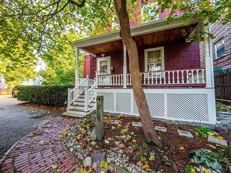 12 Adella Pl — Photo 41
