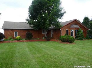 5488 Holtz Rd, Farmington, NY 14425