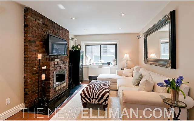 Sold by Douglas Elliman | media 14