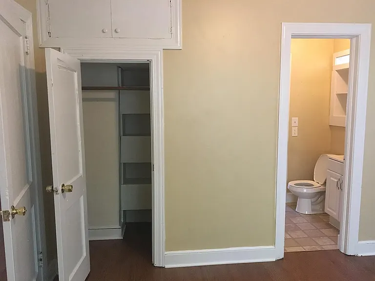 24 Prancer Ave — Photo 8