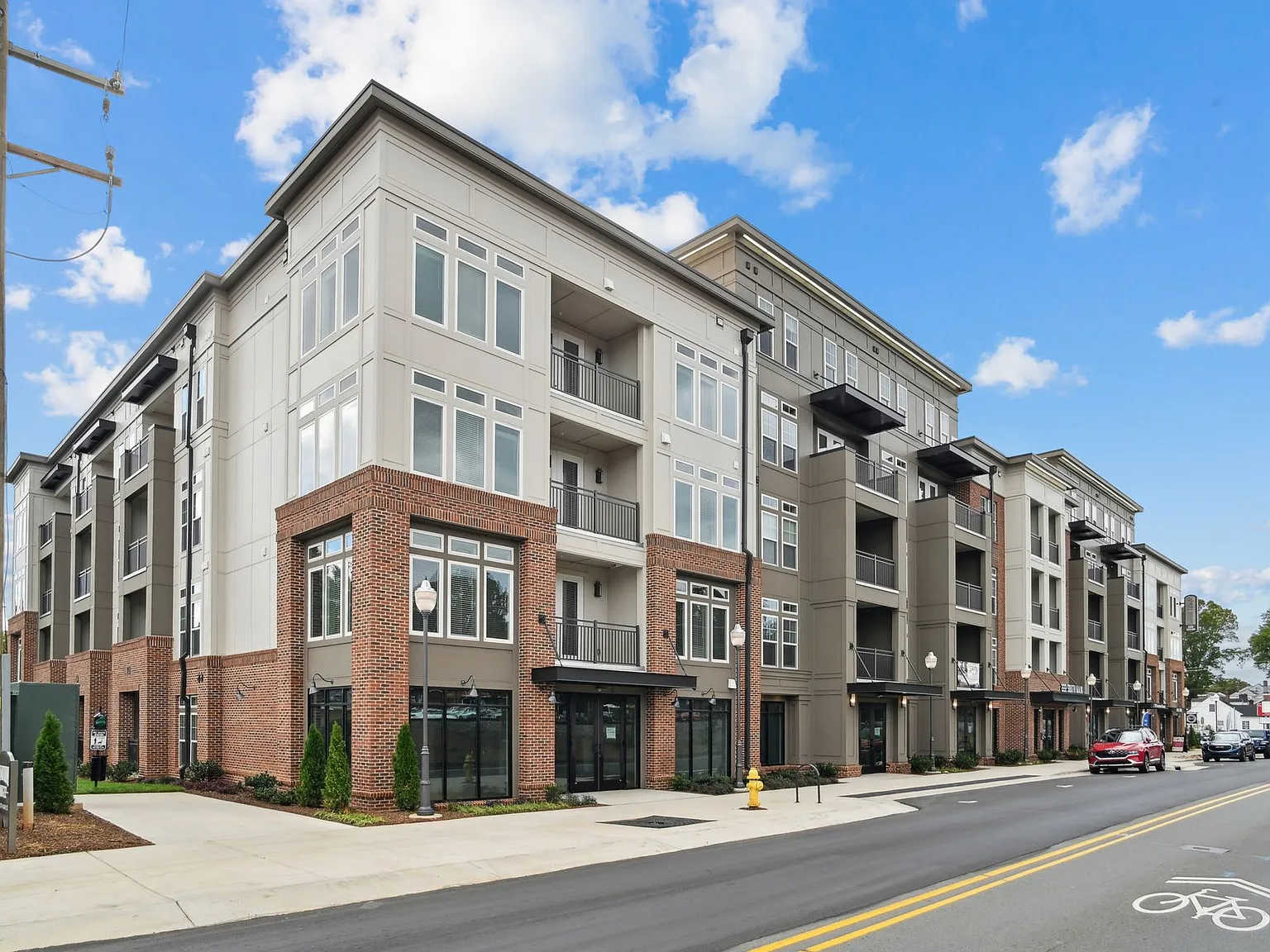 StationTwo22 Apartments — Photo 1