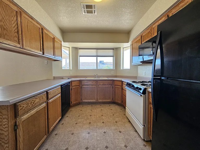 11374 E 27th Pl — Photo 11