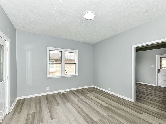 5th image of 3622 E Lynn St