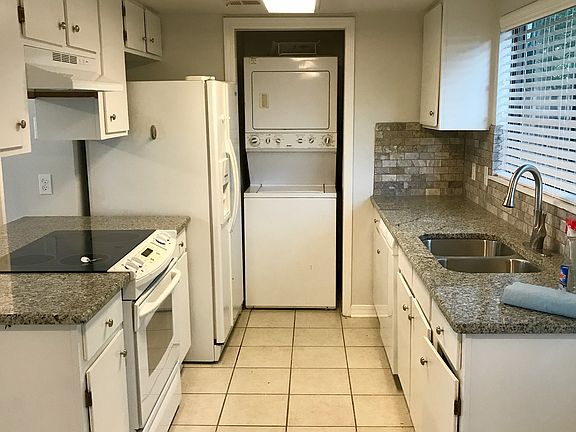 3rd image of 222 Settlers Park Dr