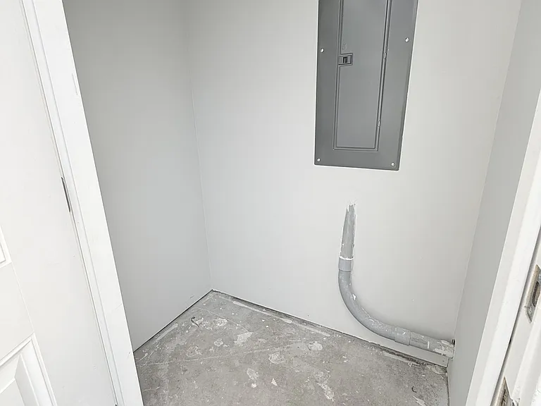 861 Maxine Ct #4B — Photo 8