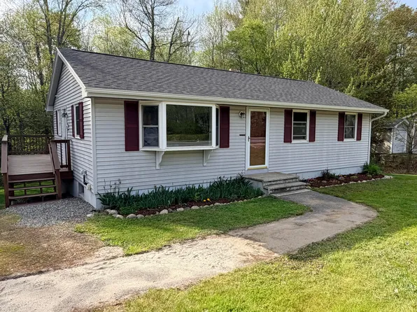 218 Middlesex Road, Topsham, ME 04086