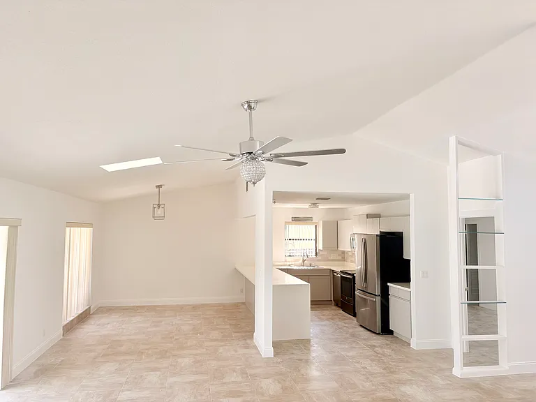 1128 Rainwood Cir — Photo 3