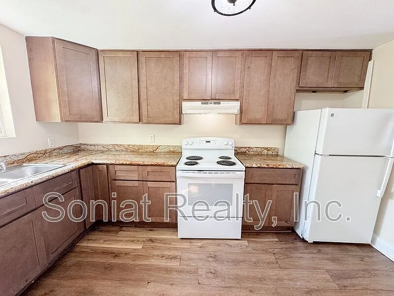 2 bed, 1.0 bath, 850 sqft, $1,200 — Photo 3