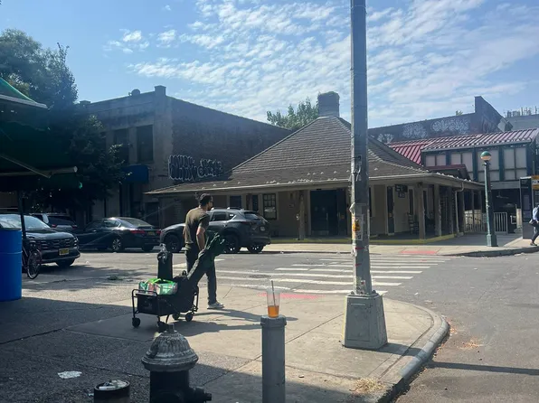 1602 Avenue H image 4 of 8