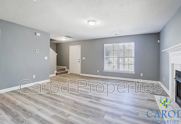 1015 Alston Hill Dr — Photo 7