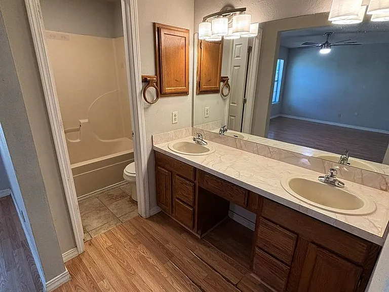 3468 W Yale St — Photo 11