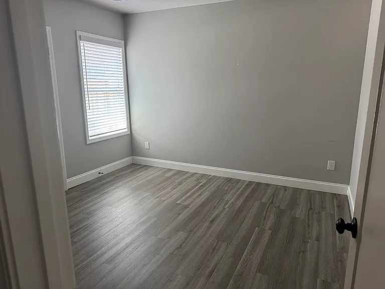 1103 Oak Knoll Ter SE — Photo 5