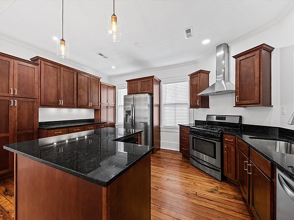 5th image of 35 Poplar St APT B