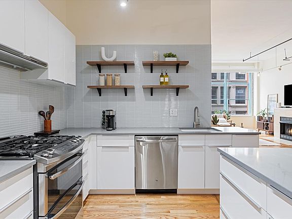 5th image of 1020 S Wabash Ave APT 4C