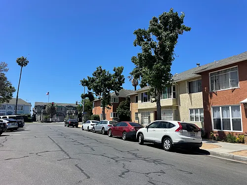 15 Cerritos Ave #11 Photo 1