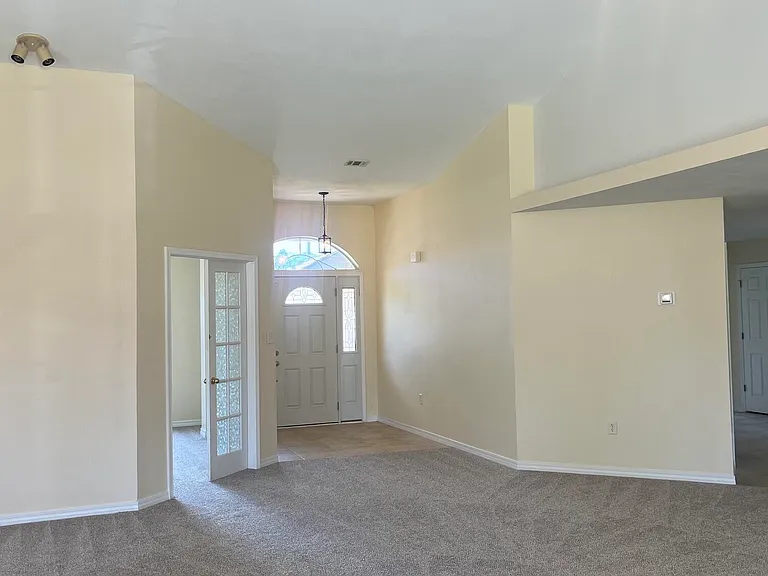 2154 Castle Grove Dr — Photo 9