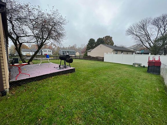 4th image of 715 Oldbury Pl