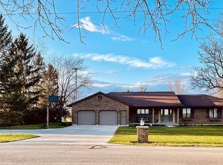 102 W Countryside Dr, Russia, OH 45363