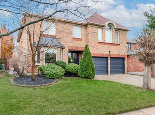 1104 Ambercroft Ln, Oakville, ON L6M 1Z2