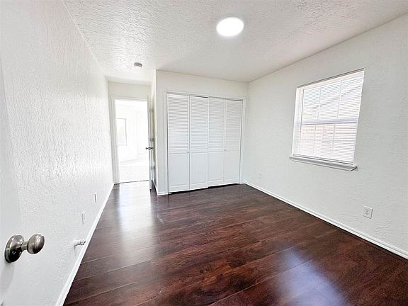 5th image of 6914 SW Forest Ave