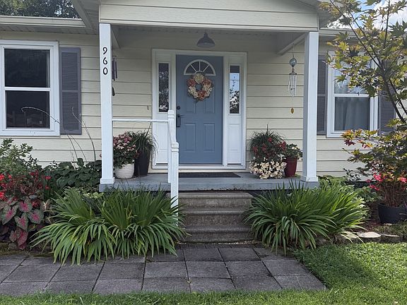 3rd image of 960 Forest Dr SE