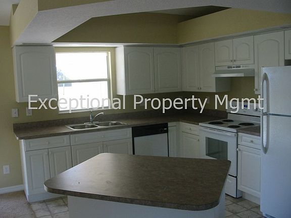 2nd image of 2140 NE 28th St