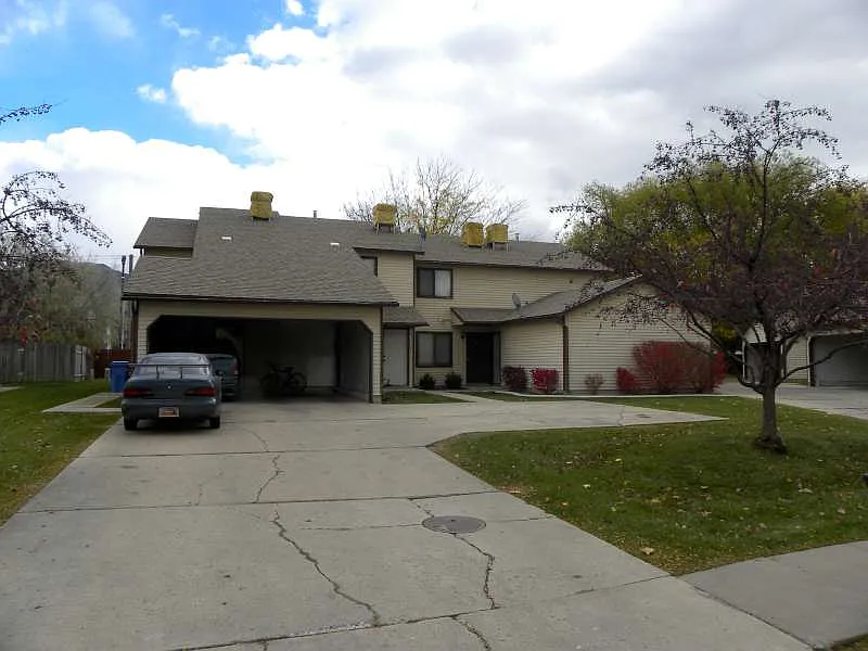 1142 N 230 W