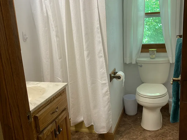N Overland Rd — Photo 33