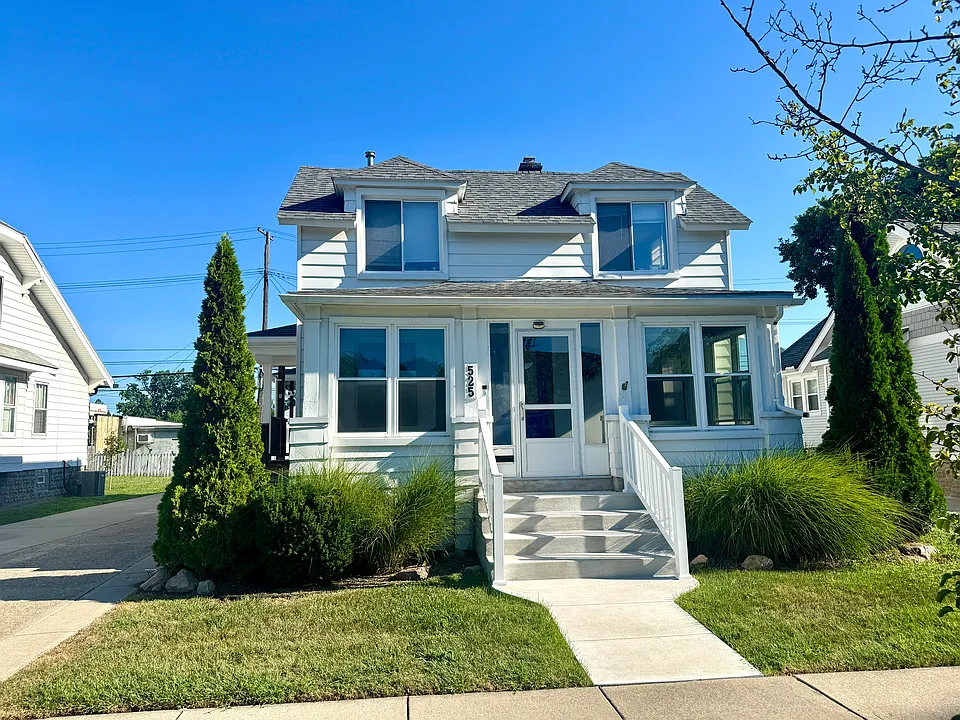 525 E 5th St