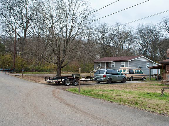 4th image of 4014 Fairview Dr