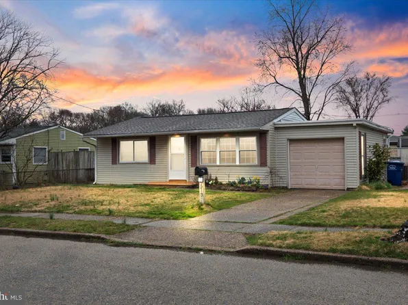 613 Oxford Dr, Maple Shade, NJ 08052