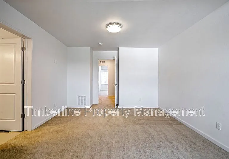811 Marine Corps Dr — Photo 24