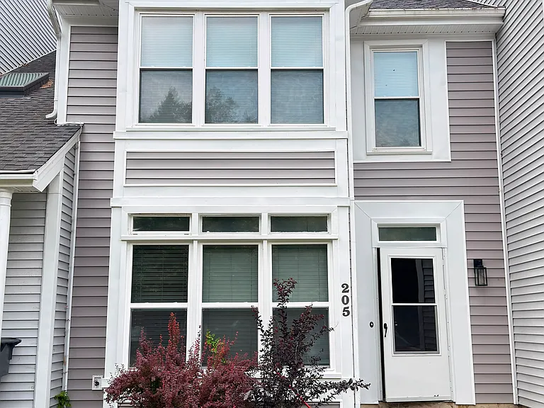 205 Appaloosa Dr — Photo 2