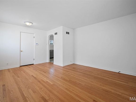 4th image of 9140 Arvin Pl
