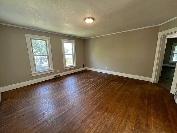 3rd image of 1206 3rd St #Up