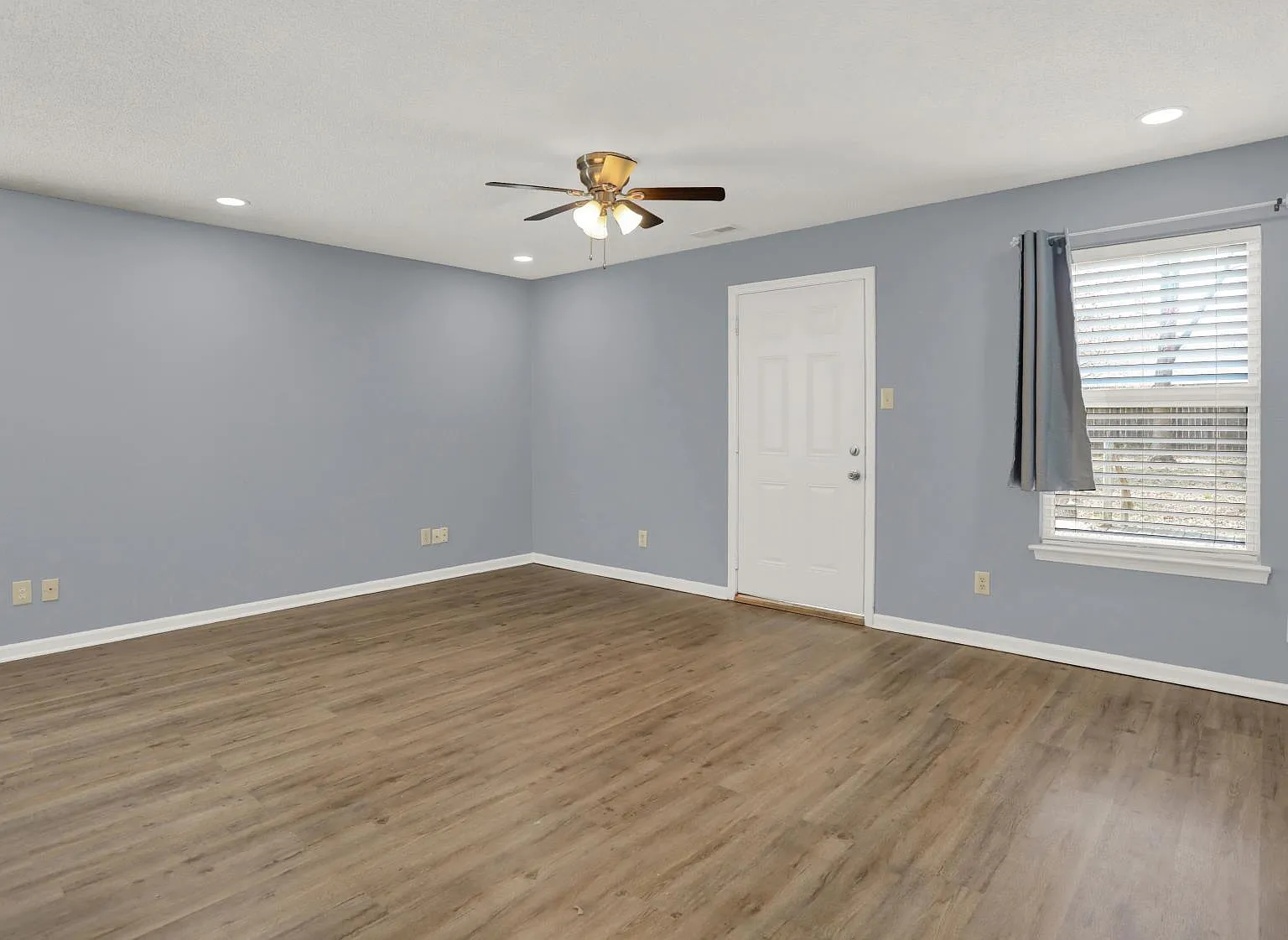 2 bed, 1110 sqft, $2,119 — Photo 4