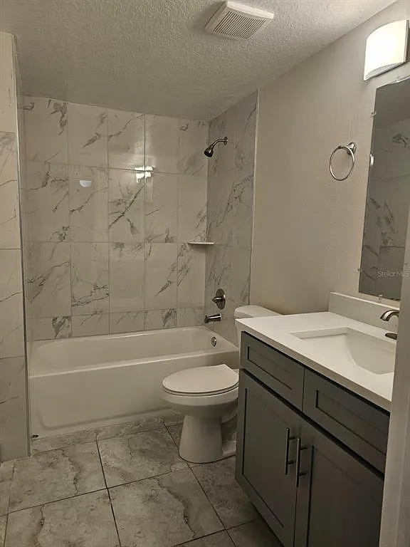 3 bed, 2.0 bath, 1200 sqft, $2,200 — Photo 3