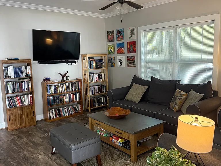 1012 Union St — Photo 3