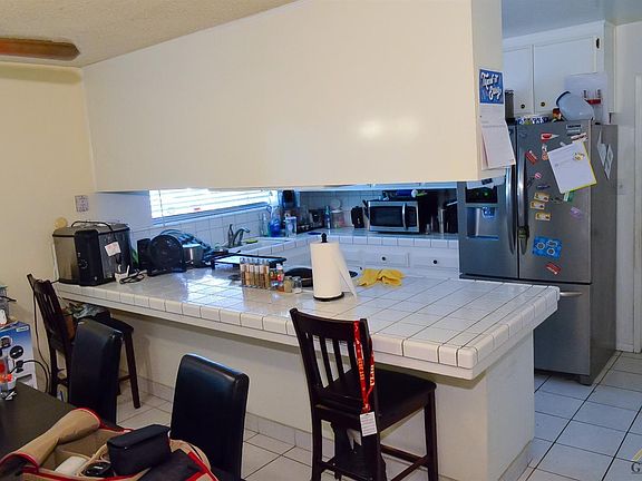 4th image of 3231 Crest Dr