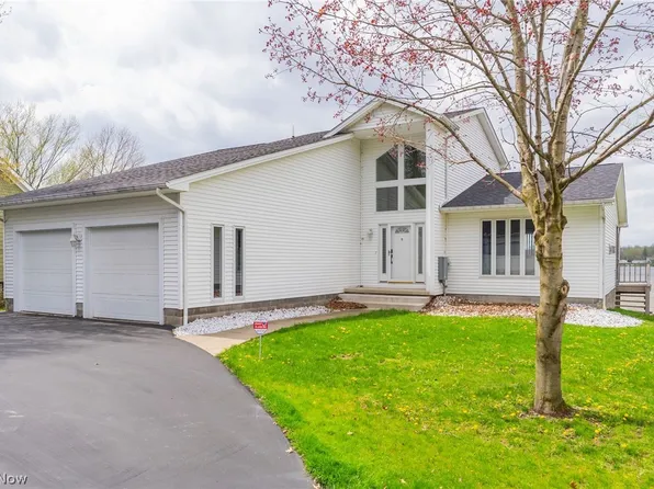 1408 NE River Rd, Lake Milton, OH 44429