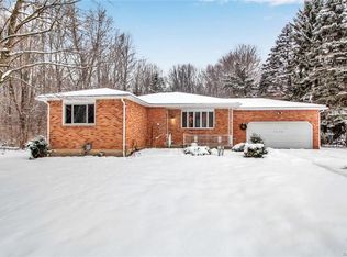 1430 Stolle Rd, Elma, NY 14059