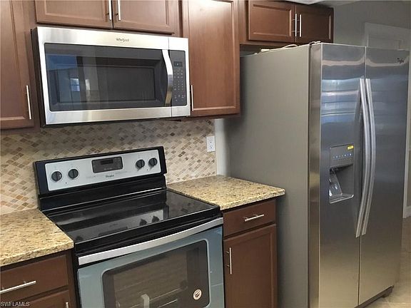 3rd image of 28 SE 21st Pl