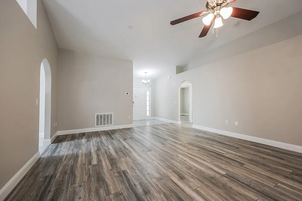 3 bed, 2.0 bath, 1605 sqft, $1,975 — Photo 3